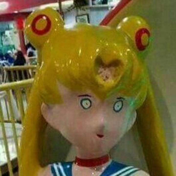 Tuổi thơ của nhiều người thường gắn liền với các nhân vật hoạt hình trong phim ảnh như Thủy thủ Mặt trăng, Pikachu, Siêu nhân,...