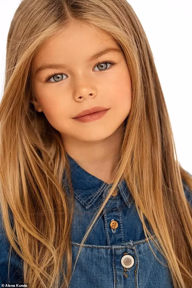 Alina Yakupova, đến từ Moscow, được mệnh danh là " mẫu nhí đẹp nhất thế giới". Thời điểm mới 6 tuổi, Alina khiến cộng đồng mạng khắp nơi rần rần xuýt xoa, không tiếc lời tung hô.