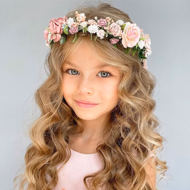 Thần thái siêu đỉnh của Alina khiến ai nấy đều choáng ngợp dù hiện tại cô bé đã không còn bé bỏng.