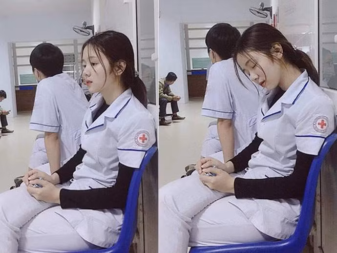Đào Linh Chi cũng là hot girl gây chú ý từ khi xuất hiện trên báo Trung, bức ảnh cô nàng ngủ gật phô bày nhan sắc tuyệt phẩm được chia sẻ với tốc độ chóng mặt trên mạng xã hội.