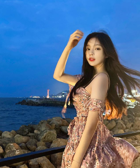 Han Kyung không tập trung quá nhiều thời gian cho việc phát triển nội dung Youtube. Mỗi tháng cô chỉ post vẻn vẹn 1 video, mỗi bài đăng đều thu hút hàng chục đến hàng trăm nghìn lượt xem.