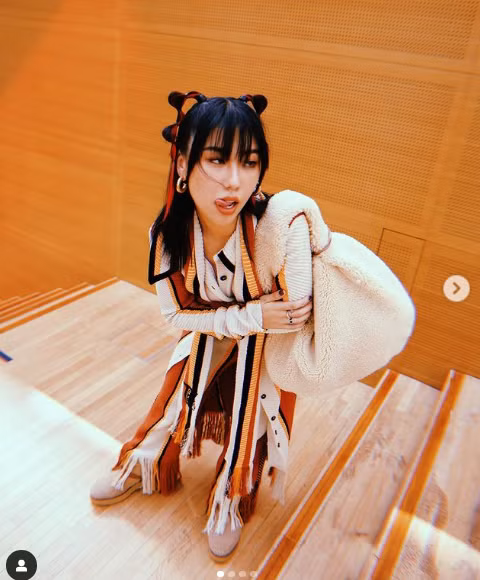 Cô từng xuất hiện trên các tạp chí thời trang như Elle, The Peak hay Highsnobiety.