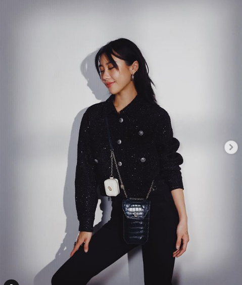 Mae Tan cũng được biết đến là người mẫu cá tính và có gu thời trang chất.