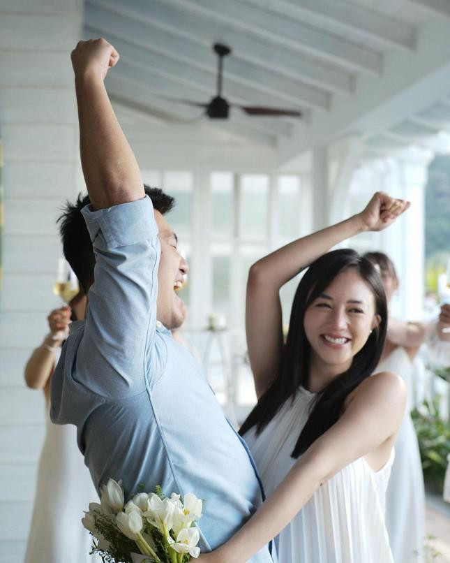 Trên trang cá nhân, hot girl Salim đã đăng tải nhiều khoảnh khắc cực ngọt ngào, hạnh phúc của cặp đôi trong dịp đặc biệt.