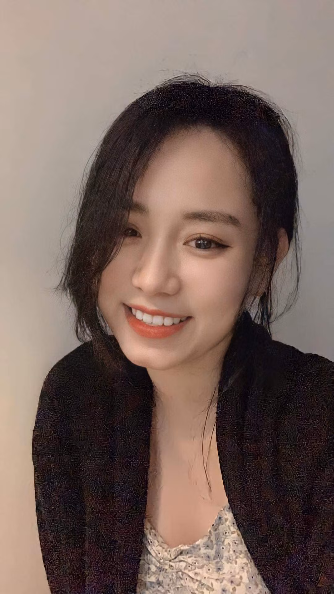 Hiện tại, cô sở hữu page có gần 1 triệu người dõi theo, trang cá nhân hơn 61 nghìn lượt theo dõi. Ảnh: Tổng hợp