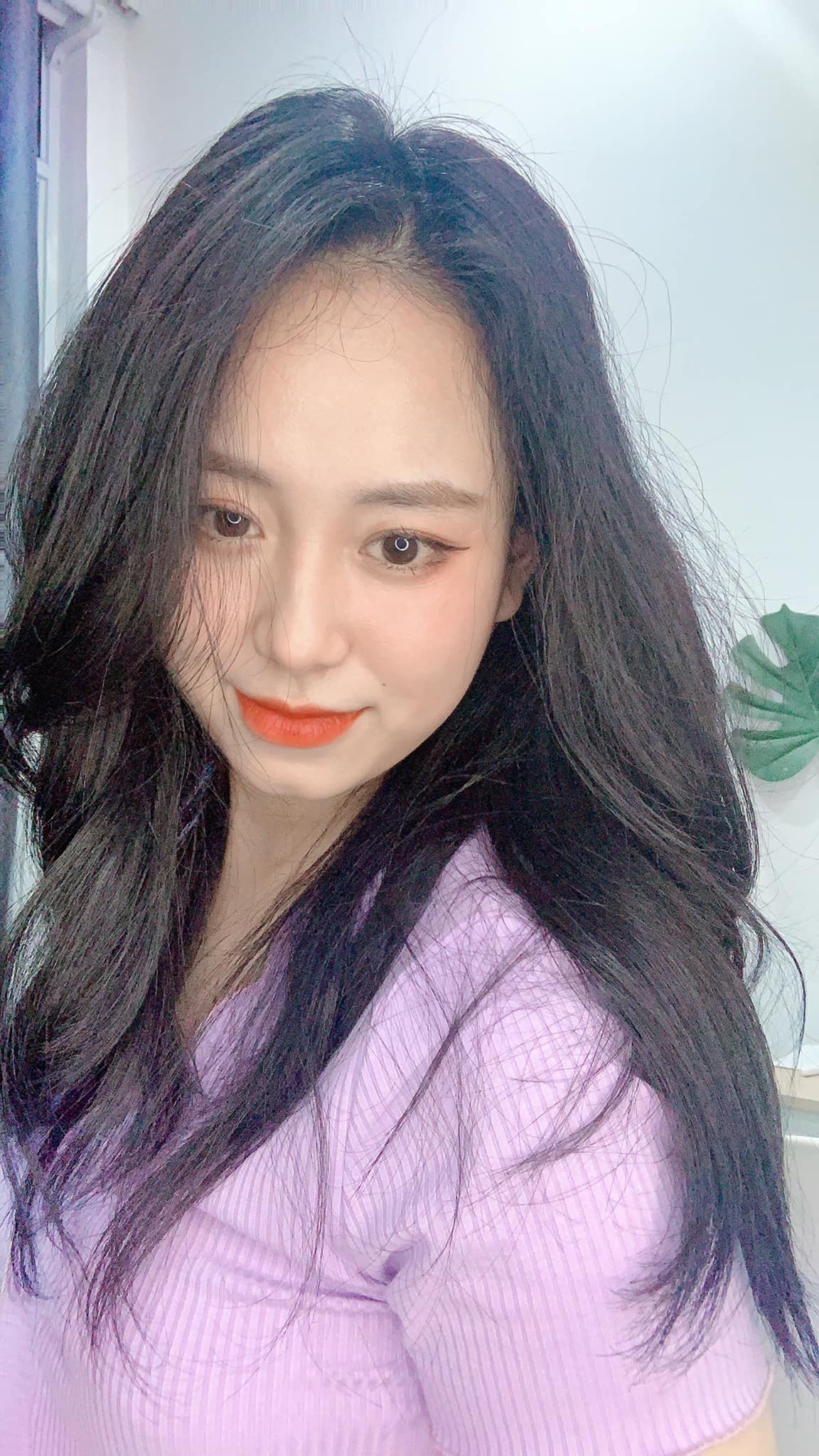 Được biết, sau khi tốt nghiệp THPT, cô giáo Minh Thu thi một ngành khác theo định hướng của cha mẹ. Tuy nhiên, trong kỳ thi năm đó, cô thi trượt dù điểm khá cao.