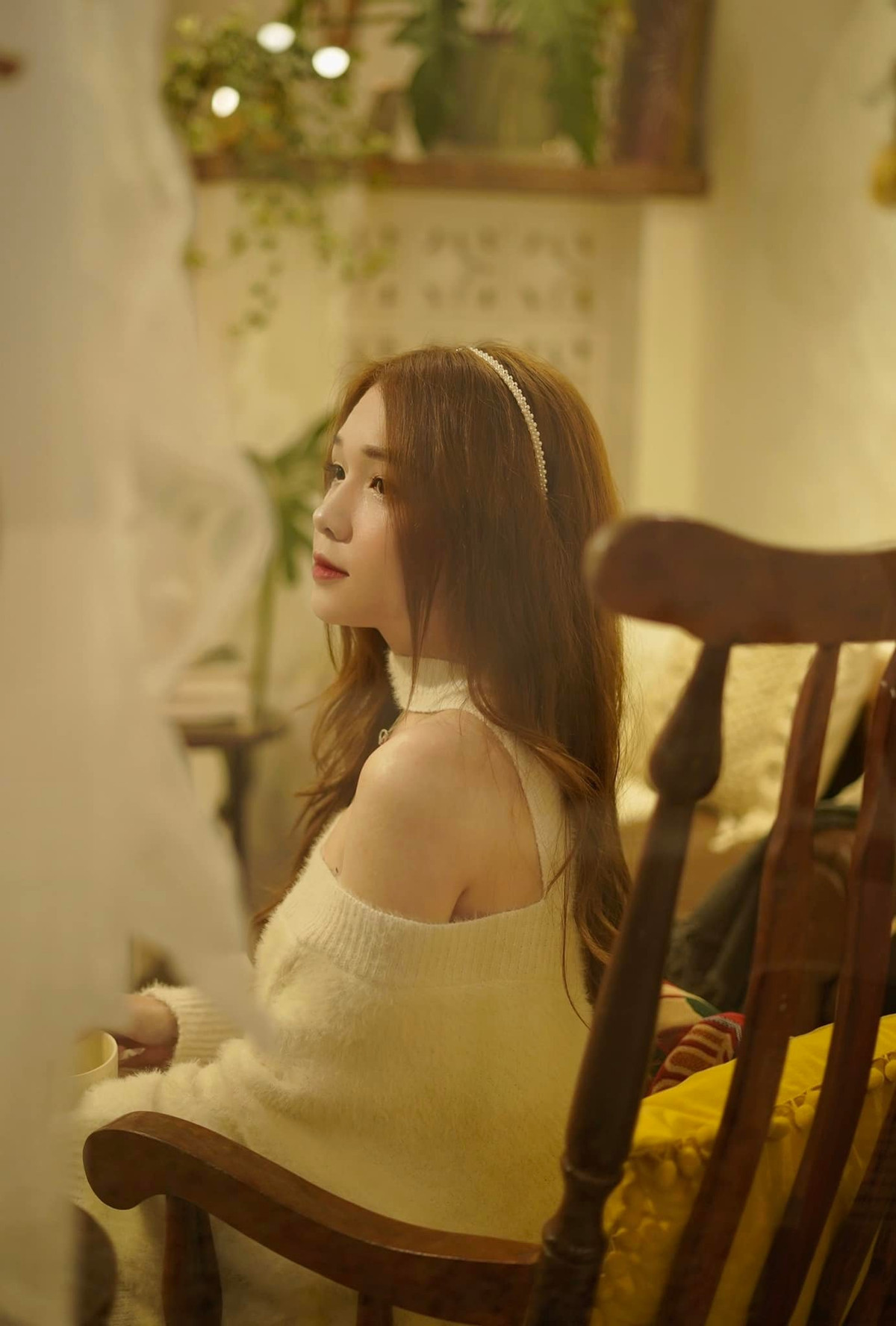 Cô gái này khiến nhiều người "ngẩn ngơ "bởi nhan sắc tự nhiên nhưng vẫn vô cùng cuốn hút.