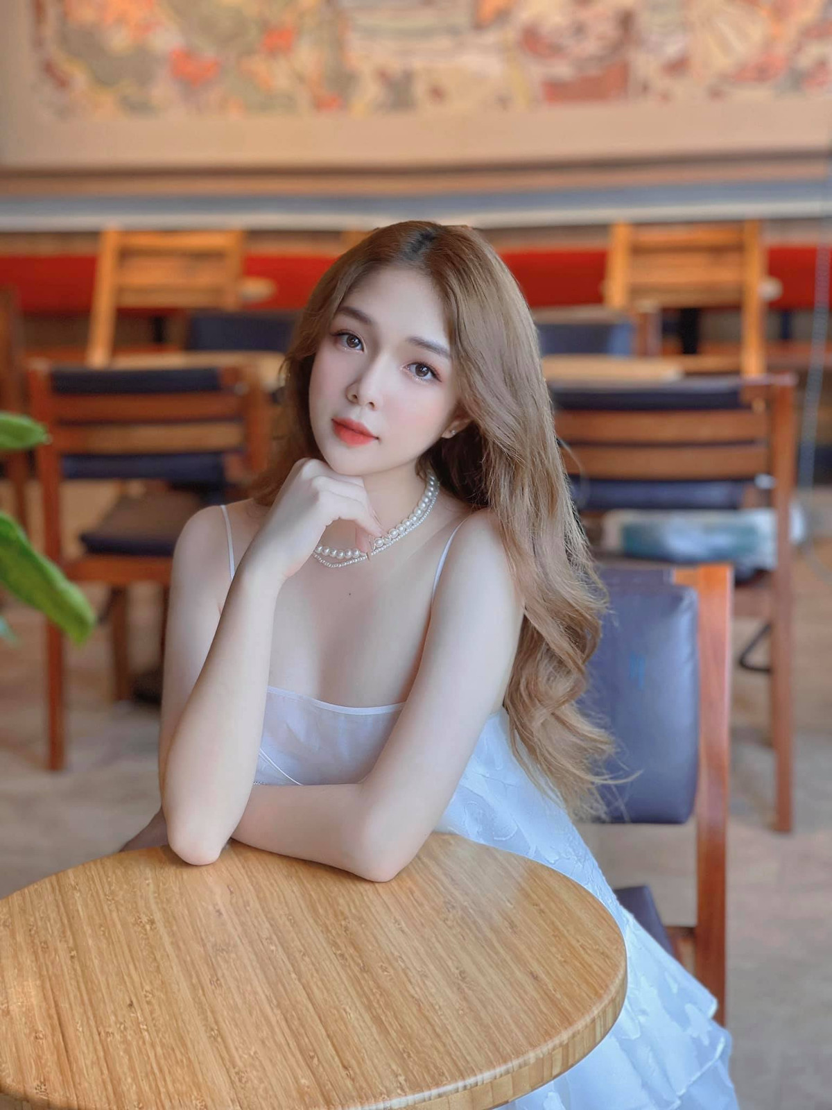 Hiện tại, Kiều Oanh dừng lại công việc làm thêm để tập trung cho việc học.