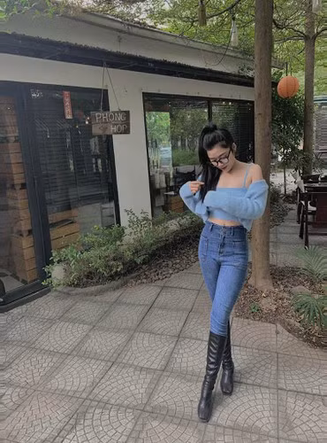 Lý do trở thành động lực để Ngọc Khánh quyết tâm giảm cân là đi mua quần áo mà thử không vừa bộ nào, ngoài ra cô còn bị crush chê bai ngoại hình.