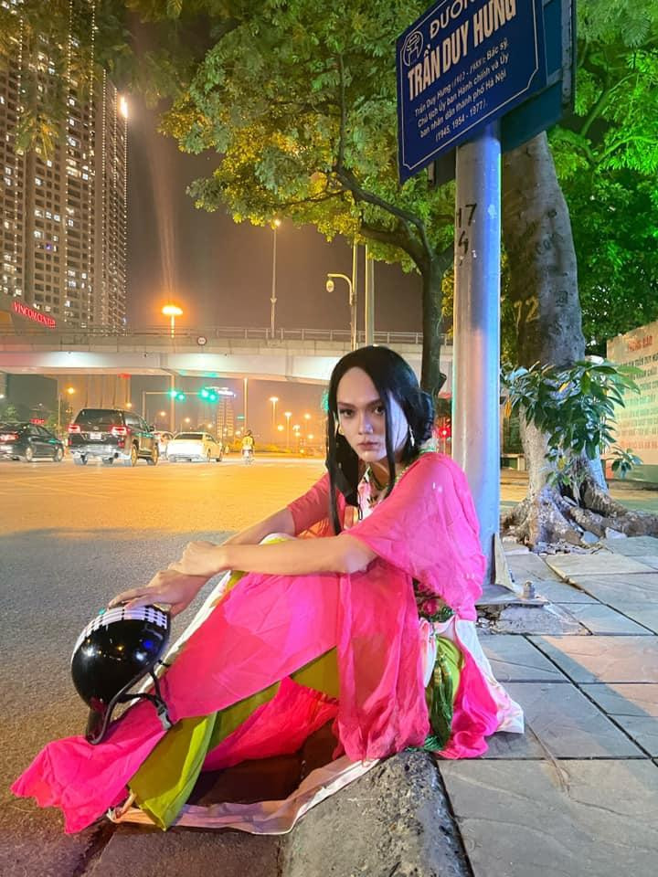 Một trong những hiện tượng mạng năm 2021 phải kể đến "thánh chửi" Mèo Thoại. Mèo Thoại tên thật là Phạm Văn Thoại, sinh năm 1996.