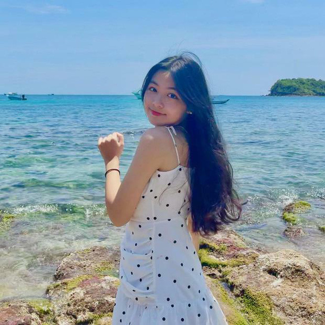 Mới 15 tuổi nhưng Lọ Lem đã sở hữu chiều cao lý tưởng, thần thái kiêu sa và nhan sắc không góc chết.