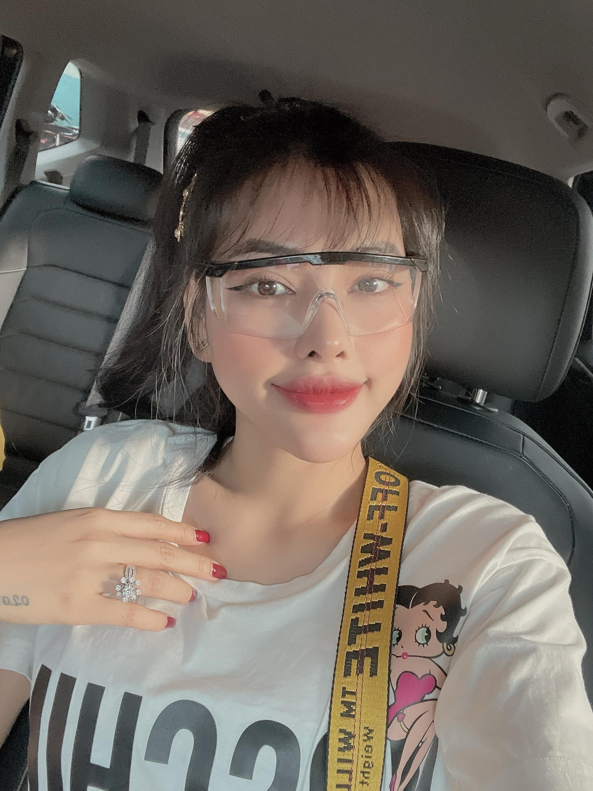 Theo nhiều người phỏng đoán, để có được hình thể này, chắc hẳn Mai Hương là PT hoặc người có ăn tập gym.