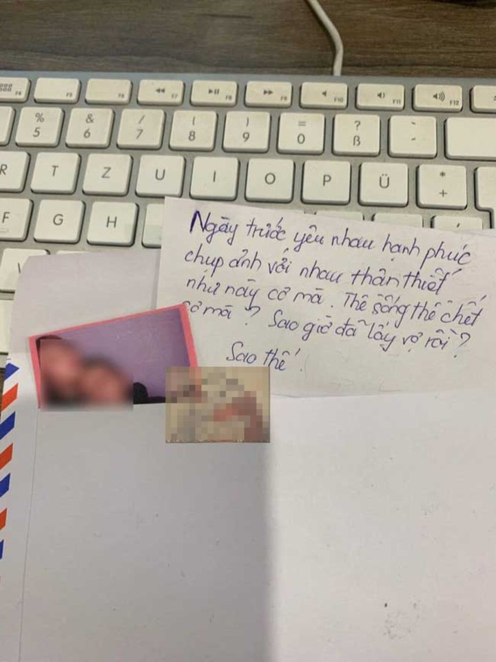 Gửi phong bì mừng cưới đính kèm hình ảnh như thế này thì quả là cao tay.