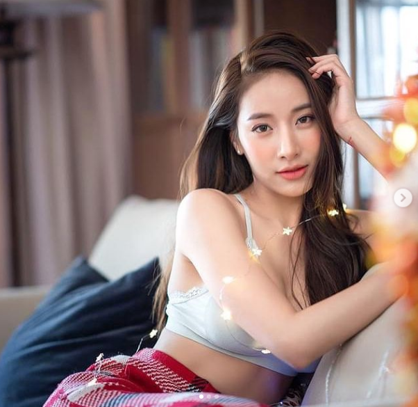 Nét đẹp mong manh của Pichana Yoosuk khiến nhiều người muốn được chở che, bảo vệ.