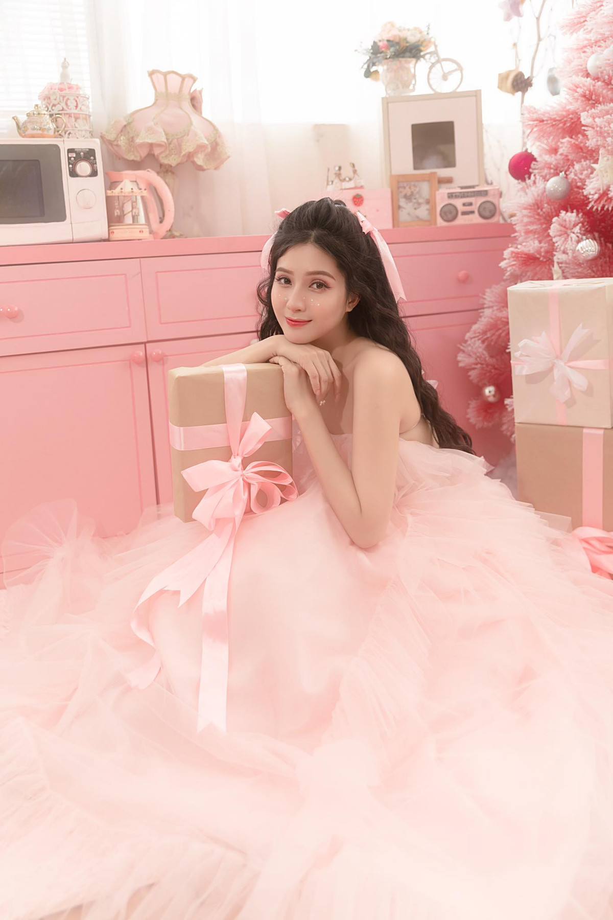 Tình cũ Jack vốn sở hữu gương mặt xinh xắn, được nhân xét trông như lai Tây. Sống mũi cao, khuôn cằm thon gọn, từng đường nét đều hài hòa.