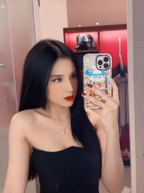 Về câu chuyện "5 triệu nuôi con 1 tháng", khi đó cõi mạng đang bàn tán thông tin Jack bắt cá nhiều tay, có con với Thiên An thì số tiền trợ cấp ít ỏi đó đã làm nhiều bà mẹ phẫn nộ, vì quá khiêm tốn trong khi Jack đang là ngôi sao hạng A.