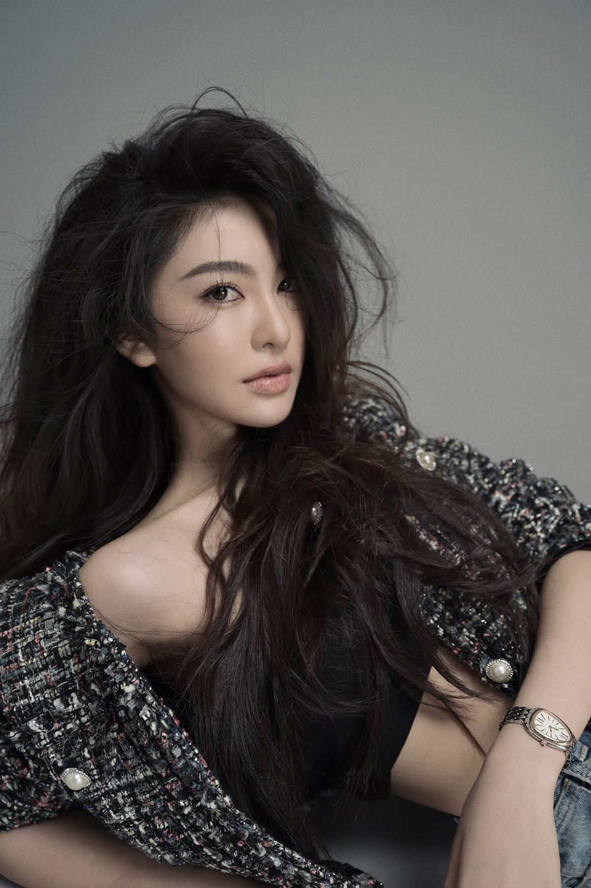 Diệu Linh luôn cảm thấy tự tin về ngoại hình của mình trong công việc và cuộc sống. Ảnh: FBNV