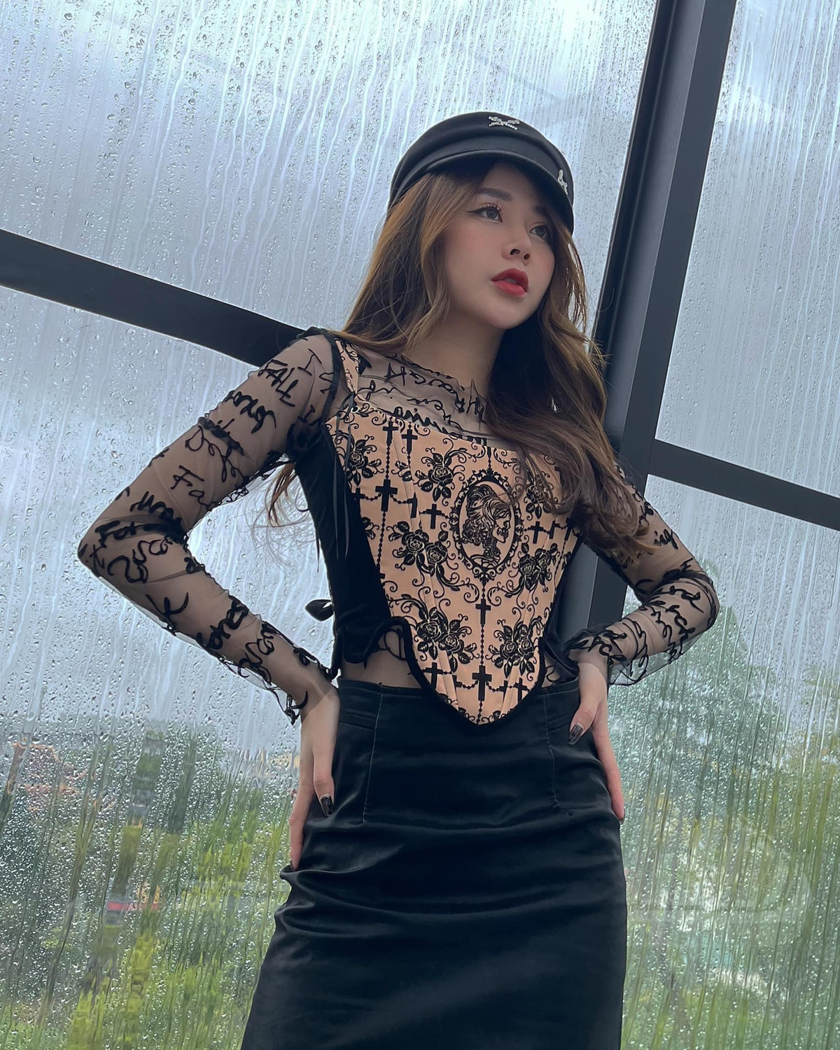 Mặc dù có bước đệm vững chắc là "Phim cấp 3" nhưng Lục Anh không theo đuổi con đường diễn xuất lâu dài, cô nàng chuyển hướng kinh doanh và cho biết đây cũng là nghề nghiệp yêu thích của bản thân.