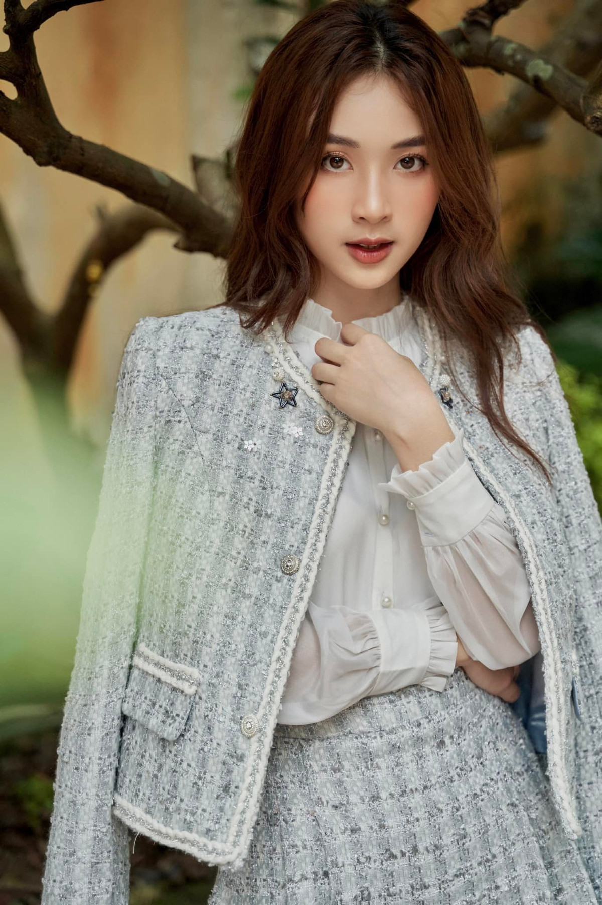 Từ một cô sinh viên bình thường, Hà Thương gia nhập hội nữ sinh nổi tiếng sở hữu nhan sắc xinh đẹp sau nhiều clip thu hút triệu view trên mạng xã hội TikTok.