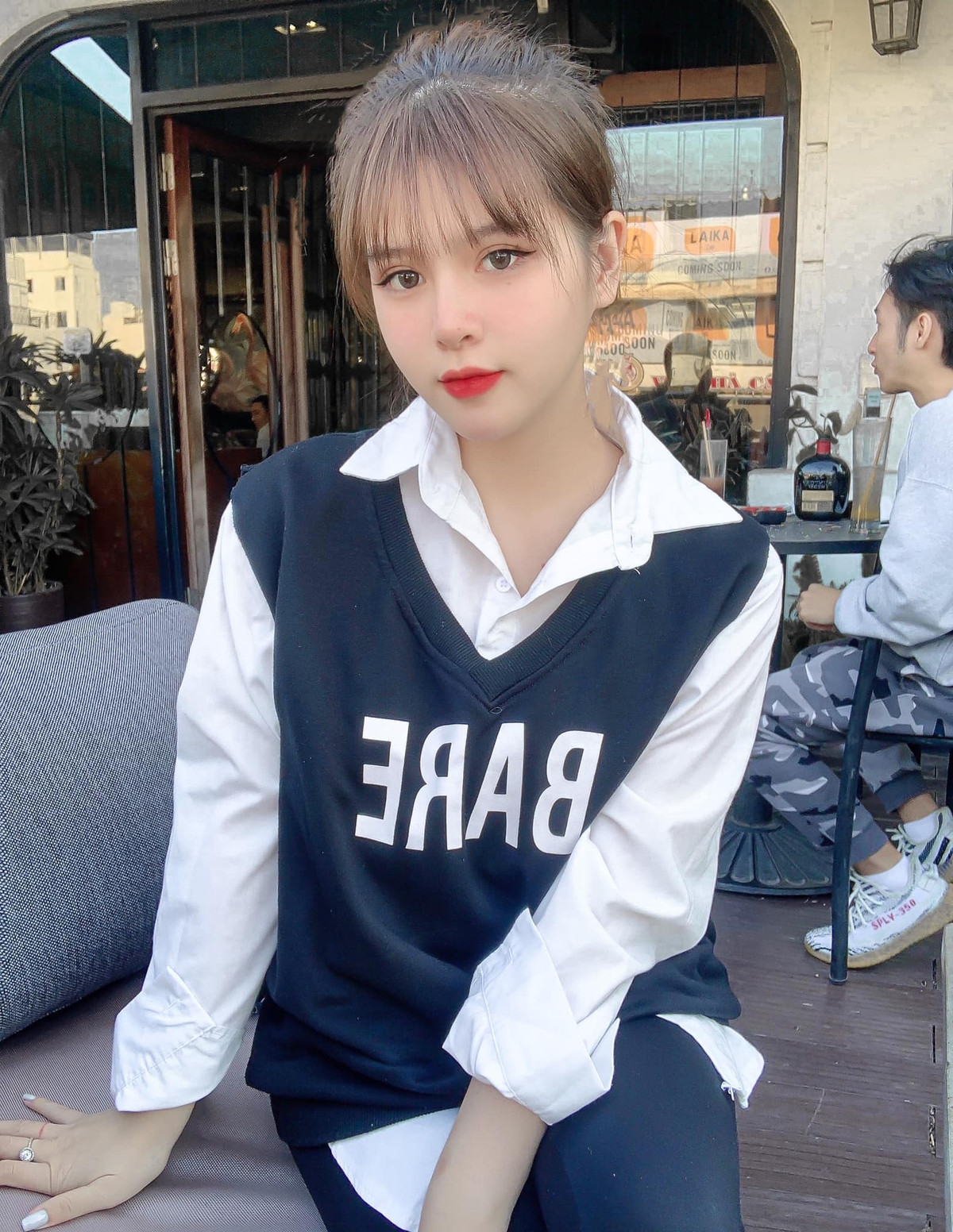 Nhan sắc hiện tại của Phương Hoa nhận được nhiều lời khen ngợi, đa phần các chị em ngưỡng mộ sự kiên trì của cô trong việc thay đổi ngoại hình.