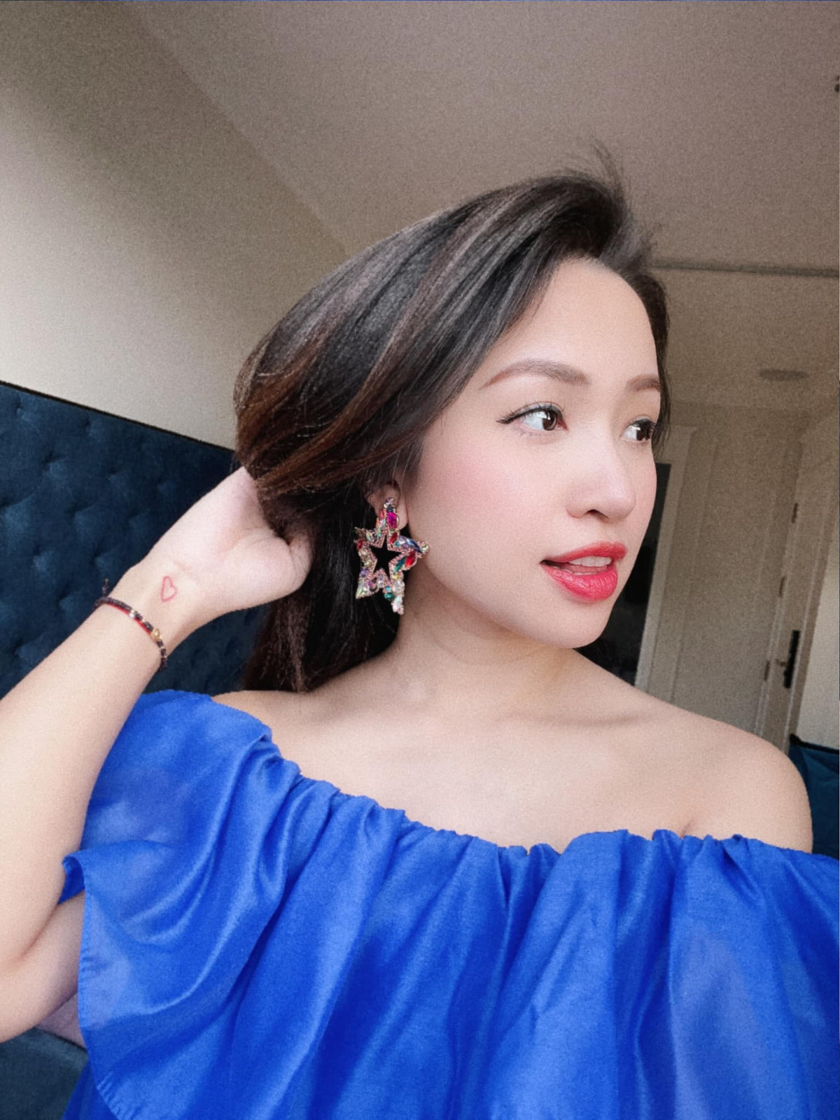 Ngoài ra, cô còn ghi dấu ấn với vai trò MC của "Vì bạn xứng đáng", "Đường lên đỉnh Olympia" và đặc biệt là "Vui cùng Hugo". Ảnh: FBNV