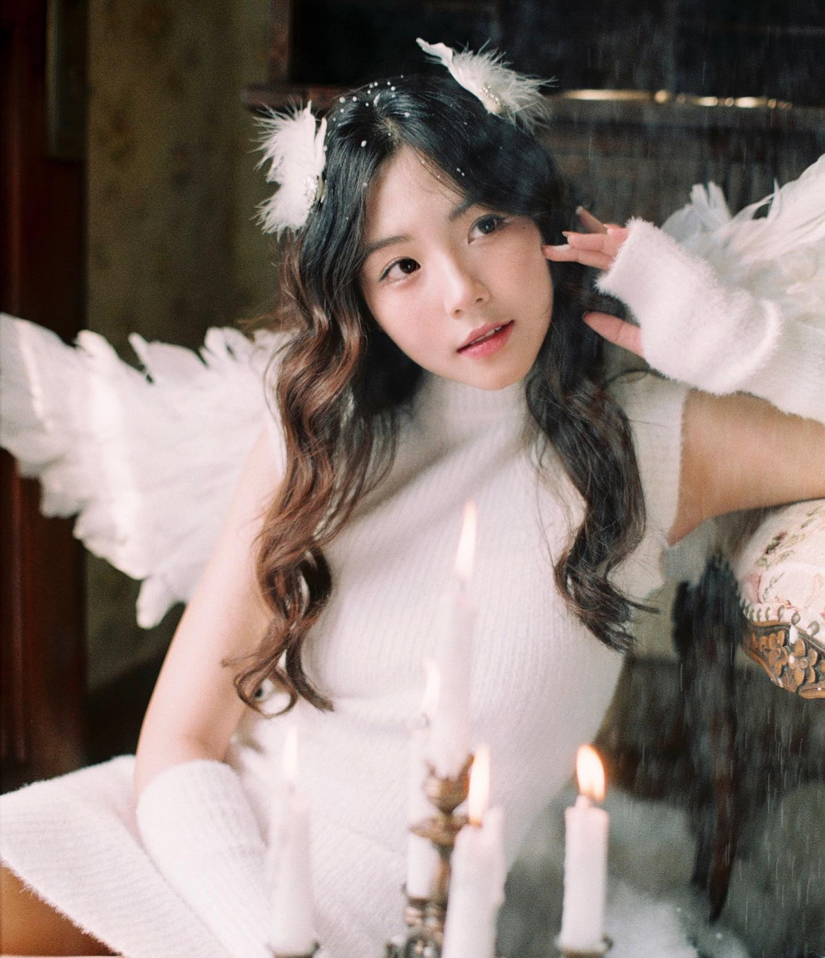 Được biết, nàng hot girl là cựu học sinh THPT Phú Nhuận, TP HCM và có thành tích học tập đáng nể với 12 năm đạt danh hiệu học sinh Giỏi.