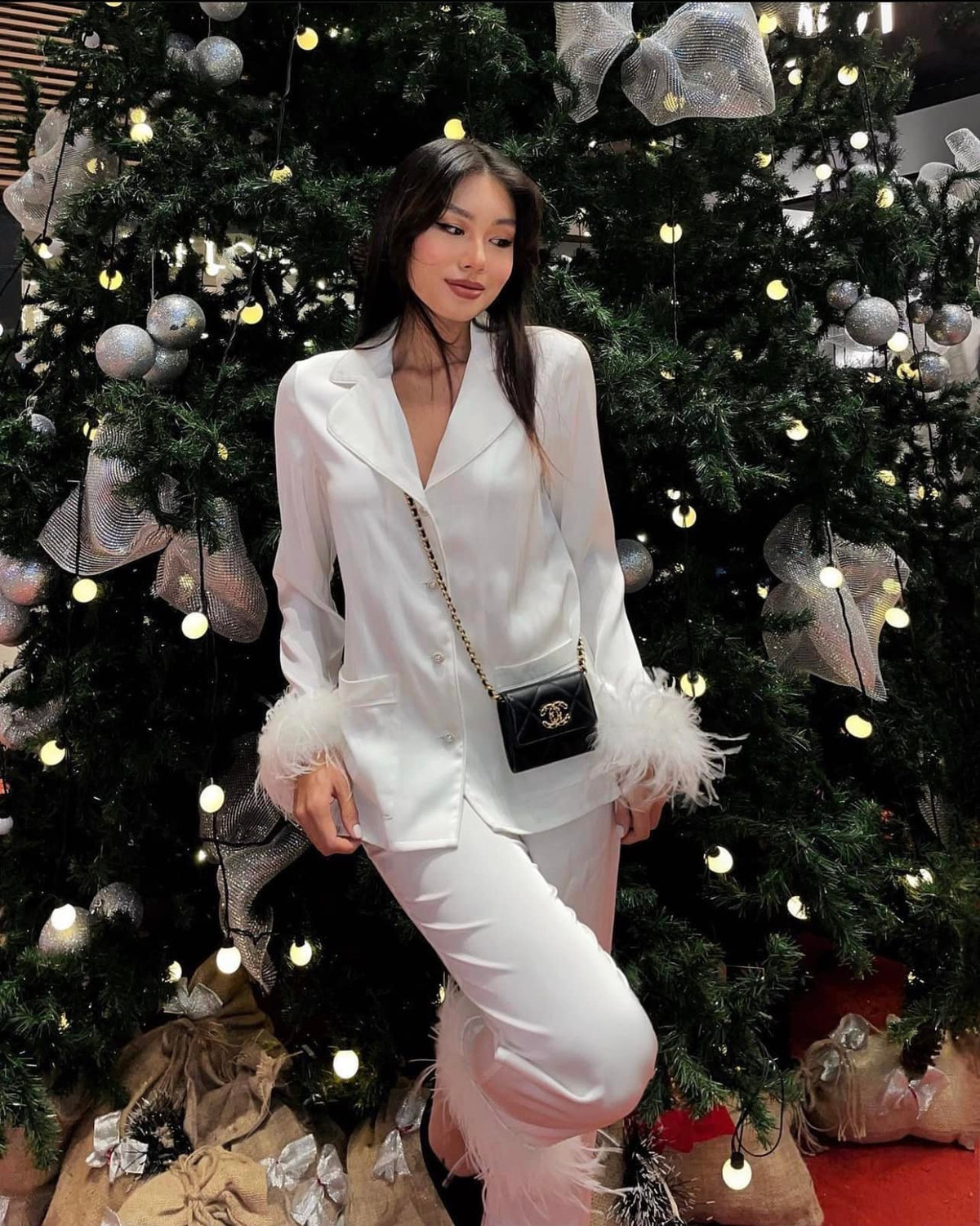 Hiện tại, Thảo Nhi Lê là người mẫu ảnh được giới trẻ yêu thích với trang Instagram có hơn 550.000 lượt theo dõi và fanpage Facebook với hơn 72.000 lượt theo dõi.