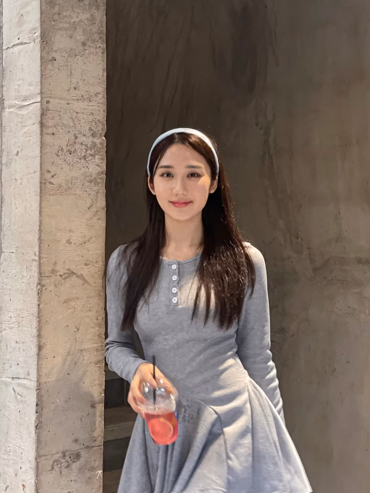 Mỗi bài đăng của cô đều nhận được hàng chục nghìn lượt thích và nhiều bình luận khen ngợi nhan sắc. Ảnh: Tổng hợp