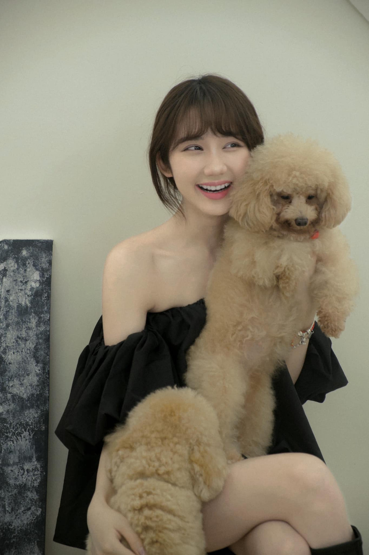 Nhiều người cho rằng vẻ ngoài của 9X khá giống với hot girl Hàn Quốc. Hiện trang cá nhân của Mina có hơn 465.000 người theo dõi.