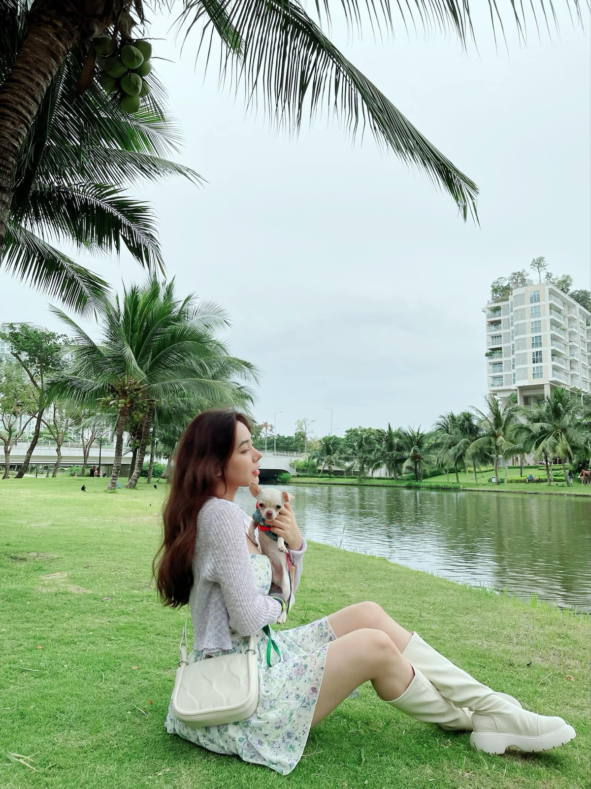 Hiện tại, Quỳnh Miêu đang sinh sống và làm việc tại TP HCM.