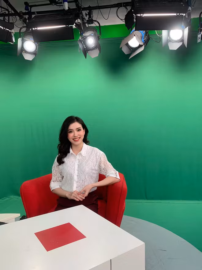 Hiện tại, Thanh Vân đang cộng tác với VTV và VTC trong vai trò BTV, làm mẫu ảnh, đóng các clip quảng cáo.