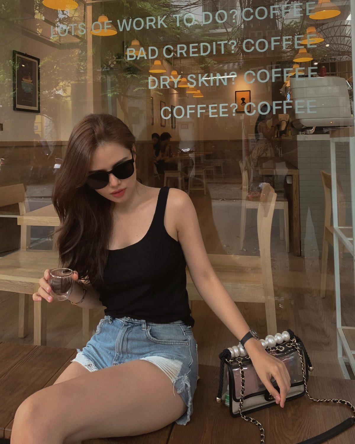 Từ sau khi trở thành phu nhân tập đoàn nghìn tỷ, Phanh Lee gần như rút hoàn toàn khỏi showbiz để tập trung trở thành mẹ hiền vợ đảm. Ảnh: FBNV