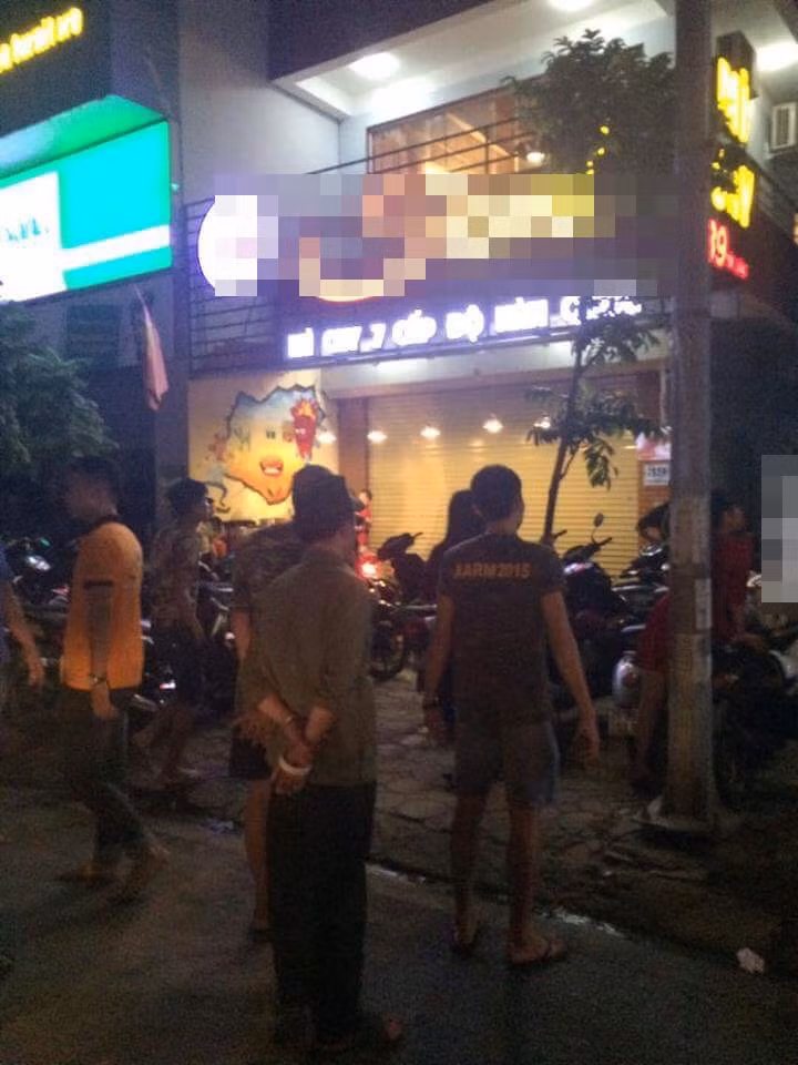 Dựa vào những thông tin có được từ các nhân chứng, công an phường cùng các cơ quan chức năng khác đang điều tra rõ về nguyên nhân của vụ việc, nhằm xác định có phải hai cô gái trẻ đánh nhau trong quán mỳ cay có phải chỉ vì "lườm đểu" hay không. Ngoài ra, sự xuất hiện cùng lúc và thái độ hùng hổ của người nhà hai cô gái cũng cần được tìm hiểu cặn kẽ. Đây được xem là một vụ gây rối, ẩu đả tưởng đơn giản nhưng lại khá phức tạp nên hiện tại danh tính của hai cô gái trẻ đánh nhau vẫn chưa được tiết lộ.