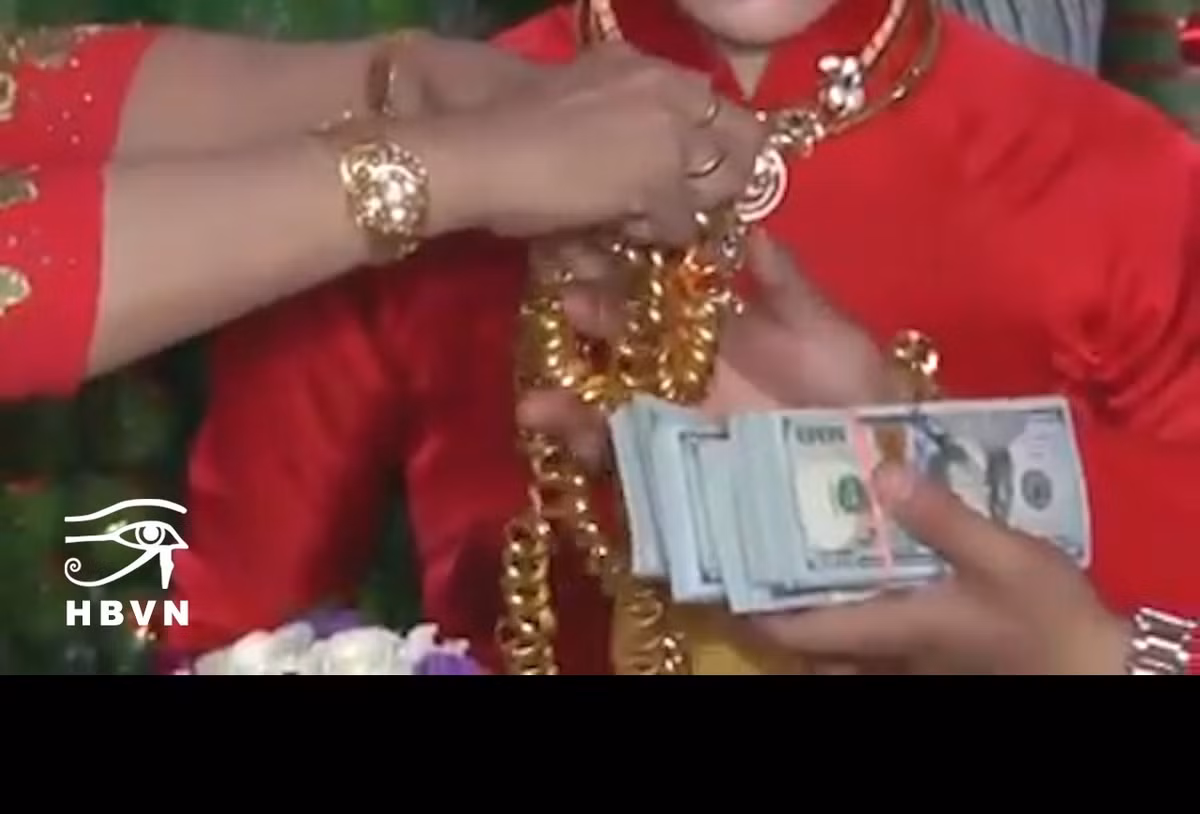 Cô dâu N.H cho biết, clip được thực hiện bởi chính người quay phim trong đám cưới. Việc người này tự ý chia sẻ clip trên Facebook cả cô dâu, chú rể cùng gia đình đôi bên đều không được biết. Sau khi phát hiện clip đó được phát tán, lan truyền với tốc độ chóng mặt, cô dâu N.H cho biết đã nhiều lần liên lạc với người quay phim để yêu cầu gỡ clip xuống, nhưng đáng tiếc là clip đã được lan truyền đến quá nhiều nơi, nằm ngoài tầm kiểm soát của những người trong cuộc.