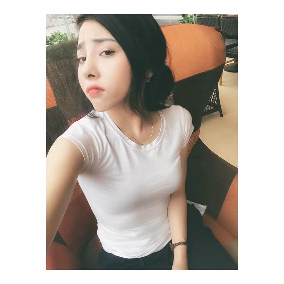 Nhận thấy cơ thể dần đẹp hơn theo hướng tích cực, đó chính là động lực lớn lao giúp Bích Hạnh gắn bó lâu dài với phòng tập. Từ khi giảm cân, toàn bộ size quần áo của cô cũng giảm xuống, tinh thần sảng khoái, phấn chấn và tự tin hơn xưa rất nhiều.