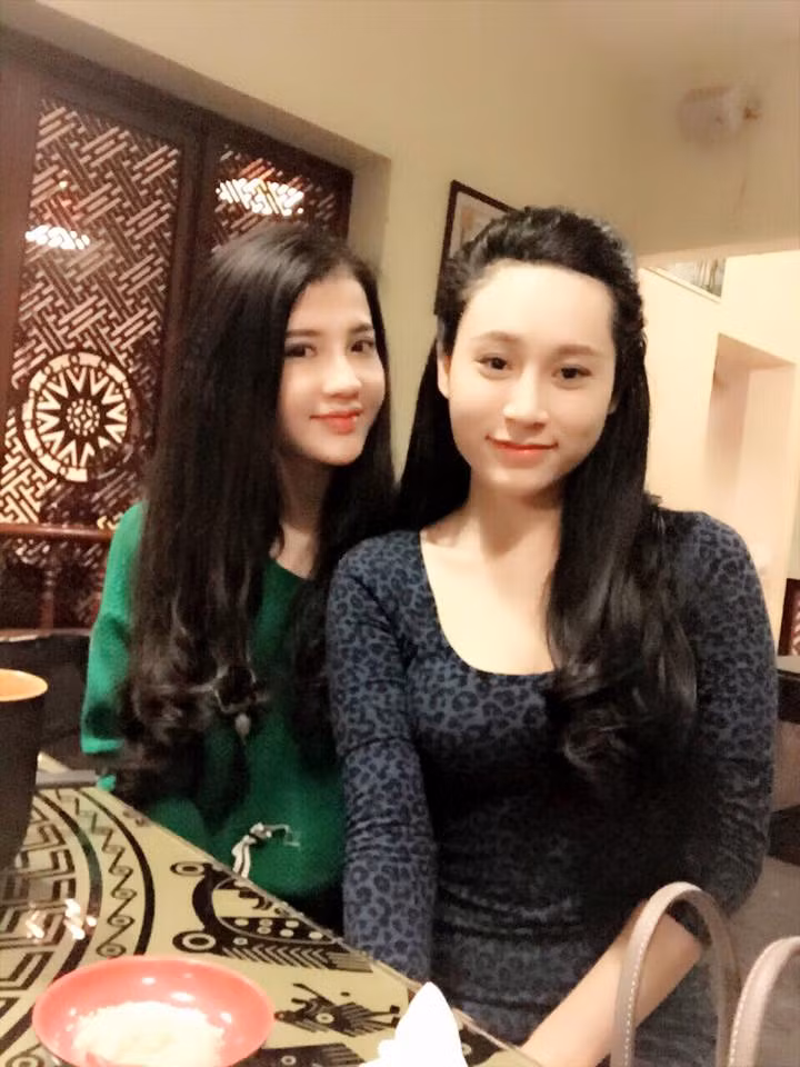 Chính những điều kể trên đã khiến Lệ Huyền hiện tại luôn mơ ước có được lại khuôn mặt tự nhiên trước đây dù so về nhan sắc nó vẫn thua kém hiện tại rất nhiều. Thông qua câu chuyện của mình, Lệ Huyền khuyên các chị em phụ nữ nếu như đã có khuôn mặt "tạm ổn", không xấu xí thì tốt nhất không nên làm phẫu thuật thẩm mỹ vì đơn giản, để có được cái đẹp họ phải đánh đổi rất nhiều, thậm chí còn khiến cuộc sống bị thay đổi theo nhiều hướng khó kiểm soát. Ảnh trong bài: Facebook nhân vật.