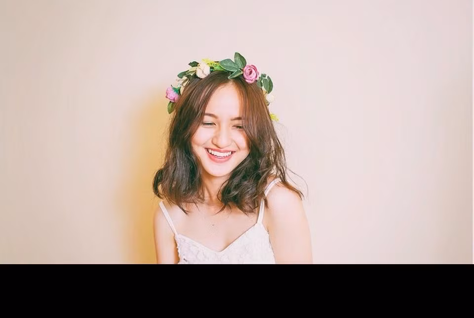 Hiện tại vẫn chưa có quá nhiều thông tin về nữ sinh xinh đẹp quê gốc Cần Thơ đang làm điên đảo mạng Việt này. Tuy vậy, những hình ảnh của Xuân Mai vẫn đang được dân mạng chia sẻ và quan tâm một cách rất nhiệt tình. Hy vọng trong thời gian tới, Xuân Mai sẽ vui vẻ tiếp xúc với bên ngoài và tiết lộ nhiều hơn những thông tin thú vị về bản thân mình.