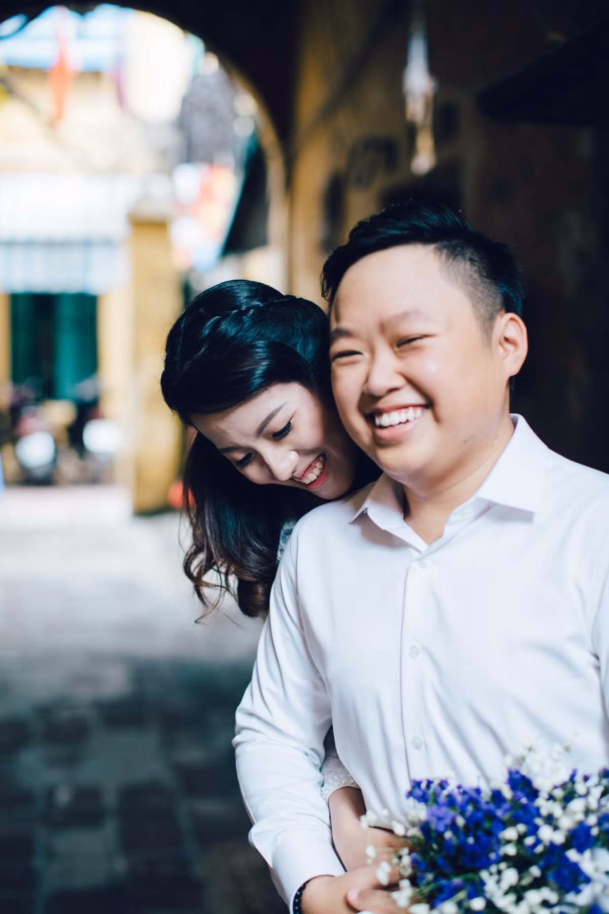 Tưởng là câu nói đùa, ai dè sau đó ít lâu thì hai người chính thức giới thiệu trước bạn bè rằng mình là một đôi. Điều này khiến rất nhiều người quen biết cặp đôi này đã phải "té ngửa" vì quá bất ngờ. Chưa từng ngọt ngào với nhau, cũng chưa từng nghĩ sẽ trở thành người yêu của nhau... nhưng phải chăng chính cái duyên trời định từ trước đó đã khiến cặp đôi này có thể đến được với nhau và hiện tại đều đang cảm thấy rất hạnh phúc.