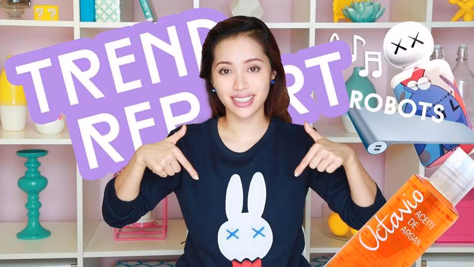 Để theo đuổi đam mê của mình, bên cạnh việc làm video, Michelle Phan tích cực xin việc tại các quầy trang điểm của những thương hiệu mỹ phẩm nổi tiếng như Lancôme, L’Oreal. Thành công bắt đầu mỉm cười với cô gái trẻ khi Lancôme mời cô hợp tác làm đại diện thương hiệu của họ trên mạng.