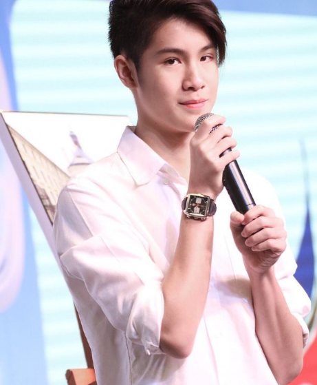 Tuy tuổi đời còn khá nhỏ nhưng Jaonaay thường xuyên nhận được nhiều lời mời tham gia vào các show truyền hình thực tế. Sẵn những nền tảng và sự nổi tiếng của gia đình, Jaonaay là một trong những hot teen được đánh giá cao về tiềm năng làm mẫu ảnh.