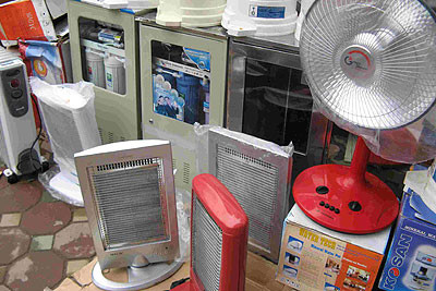 Cân nhắc không gian đặt quạt sưởi trước khi mua để chọn dạng quạt cây, để bàn hay có chân đế thấp.