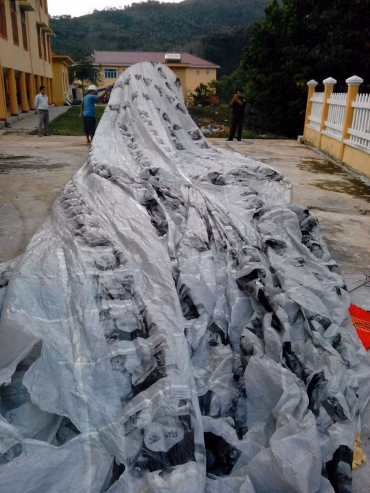 Vat the la co chu TQ roi xuong mien nui Quang Nam-Hinh-2