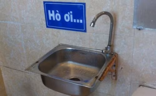 Một tấm biển thông báo hài hước, dí dỏm ở quán nhậu.