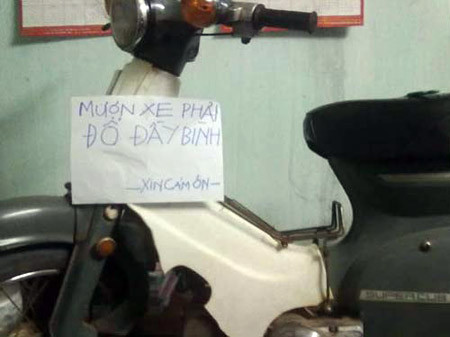 Thông báo chân thành của chủ nhân chiếc xe máy.