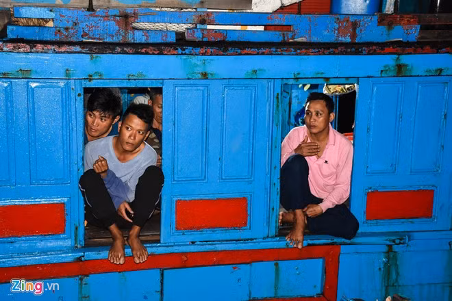 Sau khi về đến Đà Nẵng, các ngư dân đã khai báo toàn bộ sự việc với các cơ quan chức năng. Theo lời kể của họ tàu vỏ sắt trên rất hung hăng và cố tình đâm chìm tàu cá của ngư dân Quảng Ngãi.