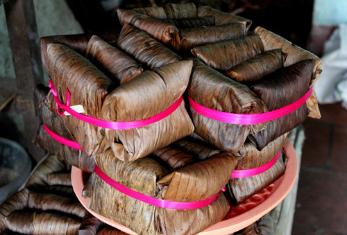 Bánh gai được xem là đặc sản được nhiều gia đình ưa chuộng, trước đây, bánh gai thường chỉ được làm trong các dịp giỗ tết, đình đám và đặc biệt để cúng tiến trong các ngày lễ tết, ngày hội, ngày giỗ húy nhật. Hiện nay, việc mua loại bánh này đơn giản hơn rất nhiều, từ 7.000 - 10.000 đồng/chiếc.