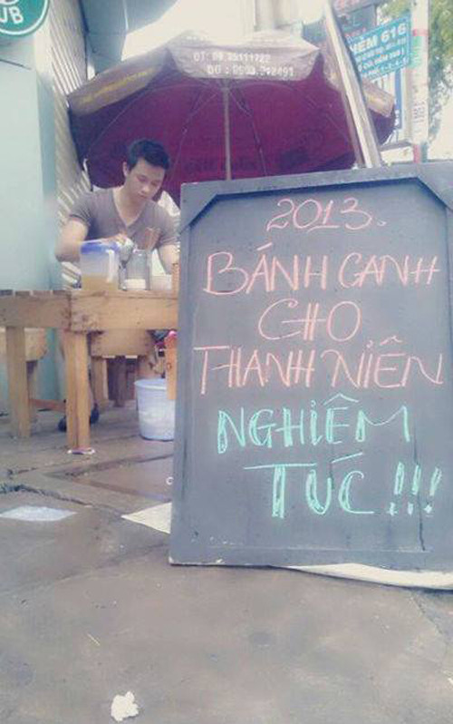 Một quán bánh gây sự chú ý khi đặt biển quảng cáo phục vụ cho khách "nghiêm túc".