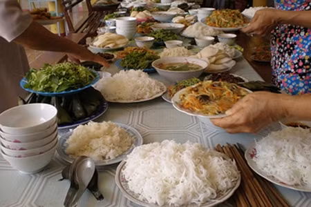 Meo nho tranh bi “thung vi” vi dich vu chat chem ngay Tet-Hinh-2