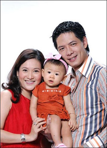 Từ năm 2002, Anh Thơ đã làm cho những dự án tư vấn của Liên minh châu Âu về ngành khách sạn và đi huấn luyện cho các khách sạn mới mở, soạn giáo trình và dạy môn nghiệp vụ du lịch. Sau thời gian làm quản lý ở những khách sạn 5 sao hàng đầu TP HCM, Anh Thơ về công tác tại Hội đồng Anh, làm quản lý dự án nghệ thuật.