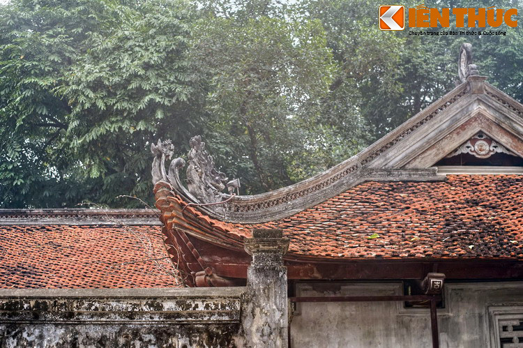 Trong một thiên niên kỷ tồn tại, đền Voi Phục đã nhiều lần được trùng tu, tái thiết. Năm 1947 đền bị thực dân Pháp phá hủy, nhưng sau đó được khôi phục dựa trên kiến trúc cũ có từ thời nhà Nguyễn. Vào thập niên 2000 đền được trùng tu trên quy mô lớn.